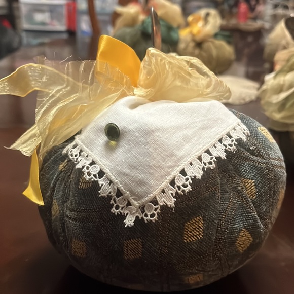 Decorative pumpkins - Picture 2 of 3
